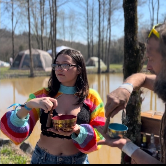 Meet your Posher, Chloe - Picture 1 of 6